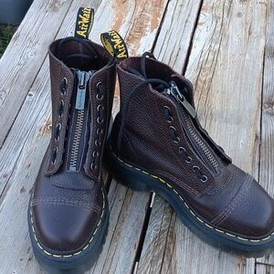 Dr. Martens Sinclair Boots